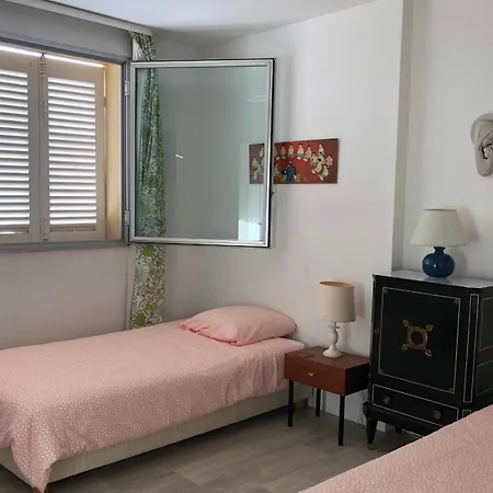 Breathtaking Sea View Over Saint-tropez Guerre Vieille