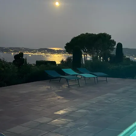 Breathtaking Sea View Over Saint-tropez Feriehus Guerre Vieille