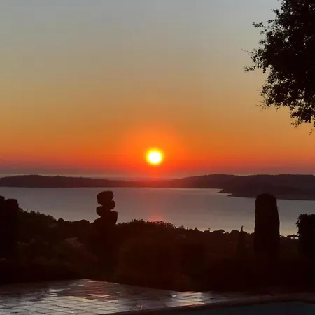 Breathtaking Sea View Over Saint-tropez Tatil Evi