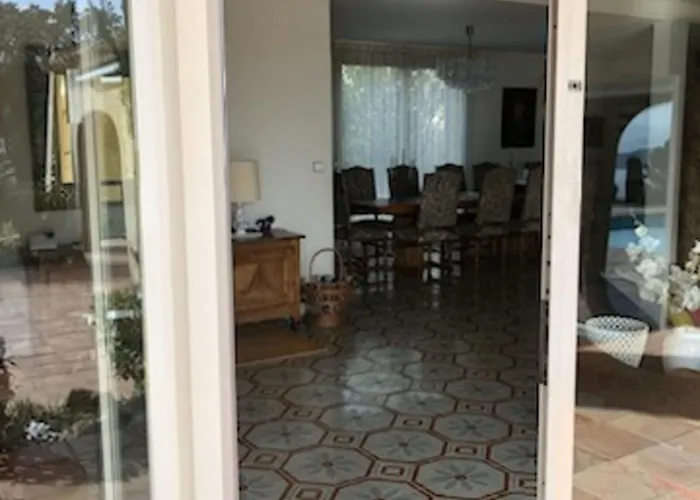 Breathtaking Sea View Over Saint-tropez * Guerre Vieille