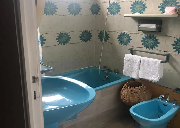 Breathtaking Sea View Over Saint-tropez 度假居